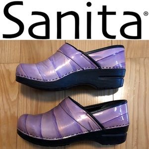Sanita clogs sz 39 purple patent leather